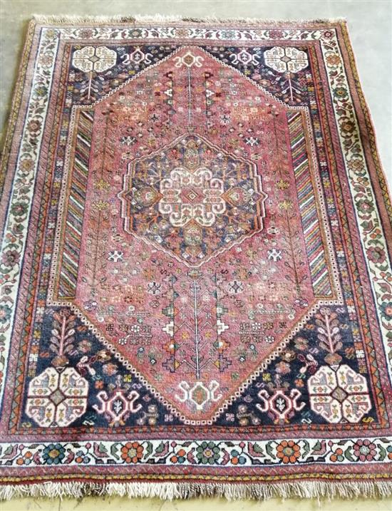 A Hamadan rose ground rug, 170 x 132cm